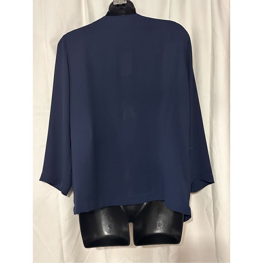 NEW WITH TAGS Beautiful Carmen Marc Valvo BLUE Shirt with Criss Cross Eyelet siz - Picture 2 of 4